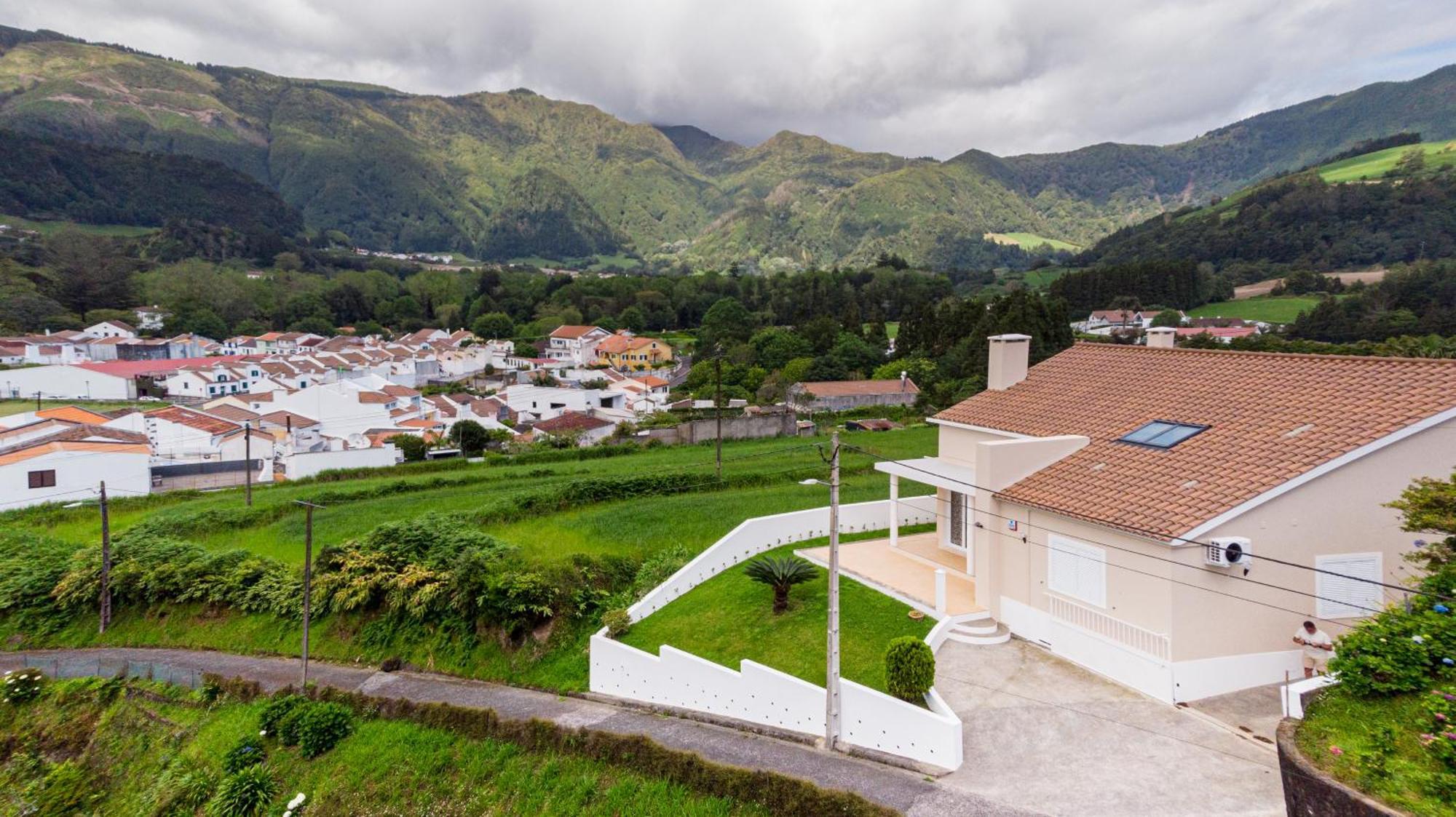 Caldera Villa Furnas (Azores)